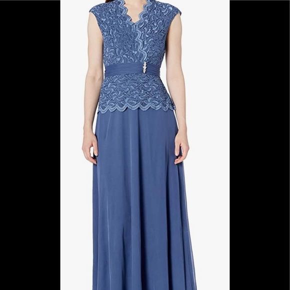 Onyx Nite Blue Lace Gown Size 12 NWT - Picture 2 of 8